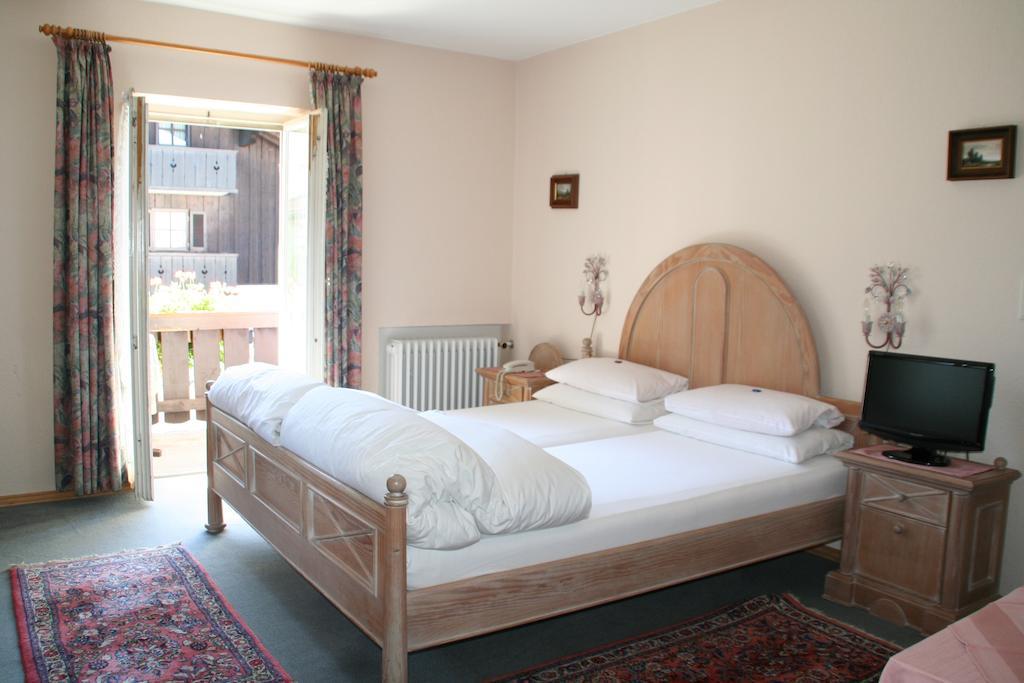 Haus Hollental Hotel Garmisch-Partenkirchen Kamer foto